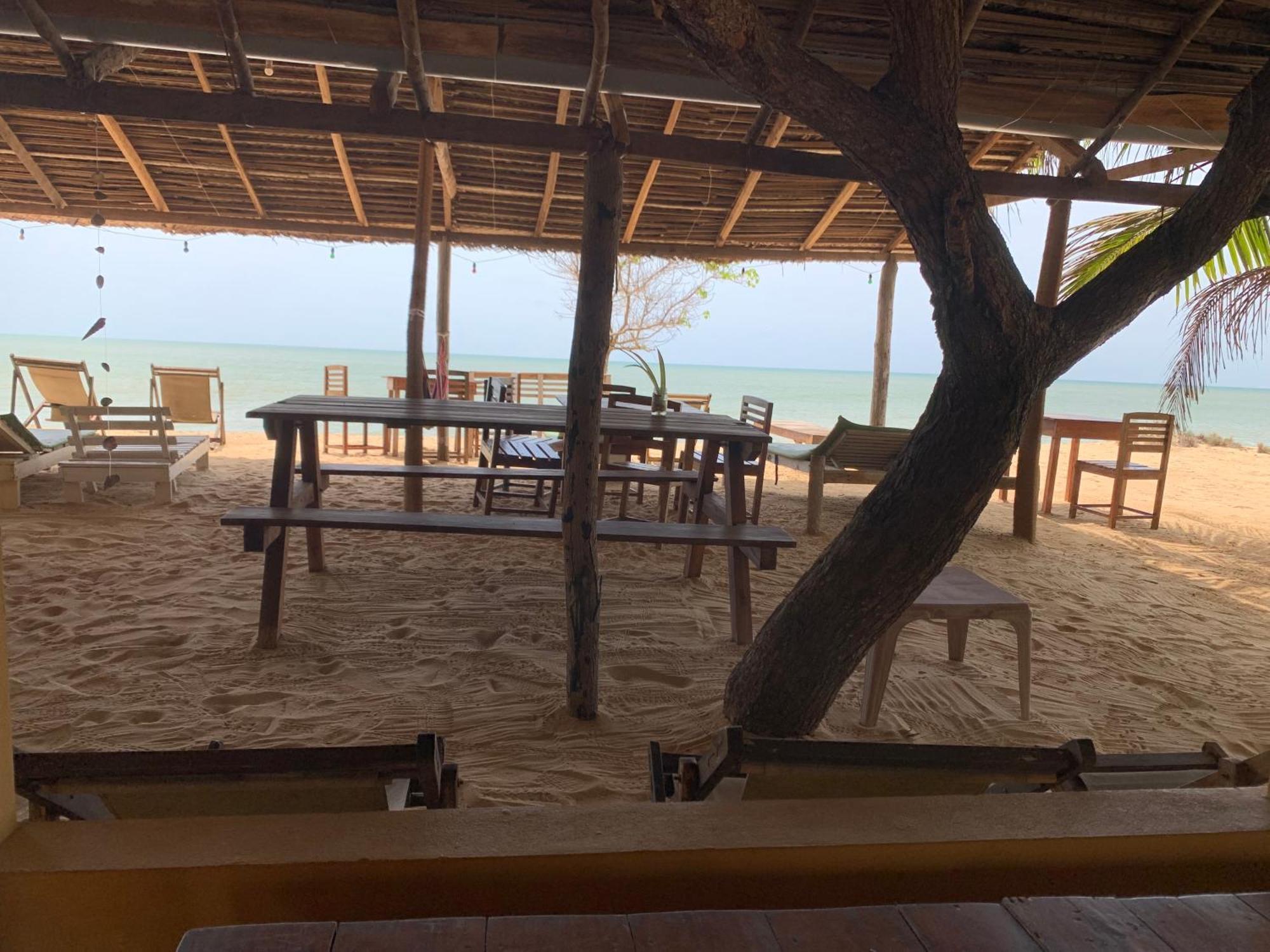 Ocean View Beach Resort - Kalpitiya Esterno foto