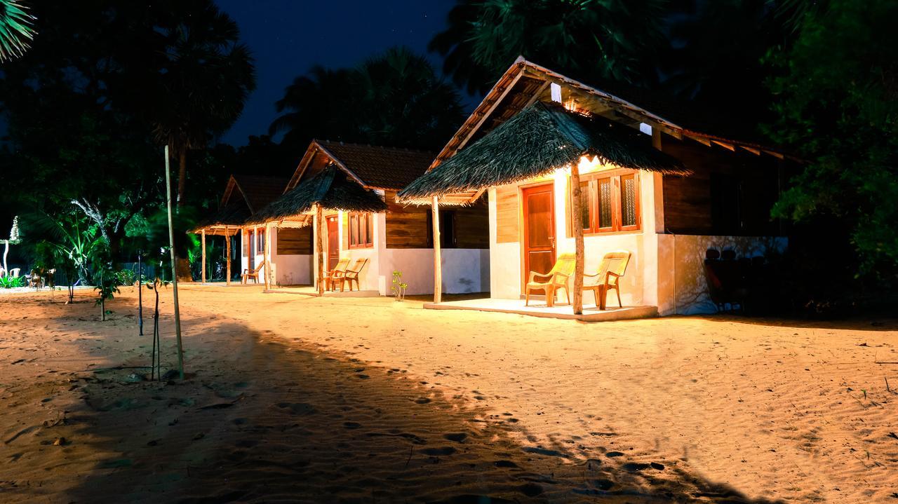 Ocean View Beach Resort - Kalpitiya Esterno foto